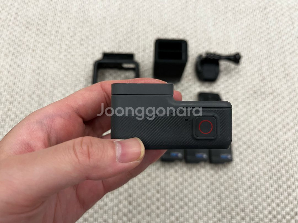 고프로 히어로5(배터리 4개, 충전기 포함)--1
