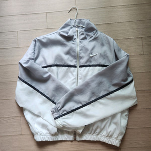 나이키 우먼 바시티 자켓 바람막이 M