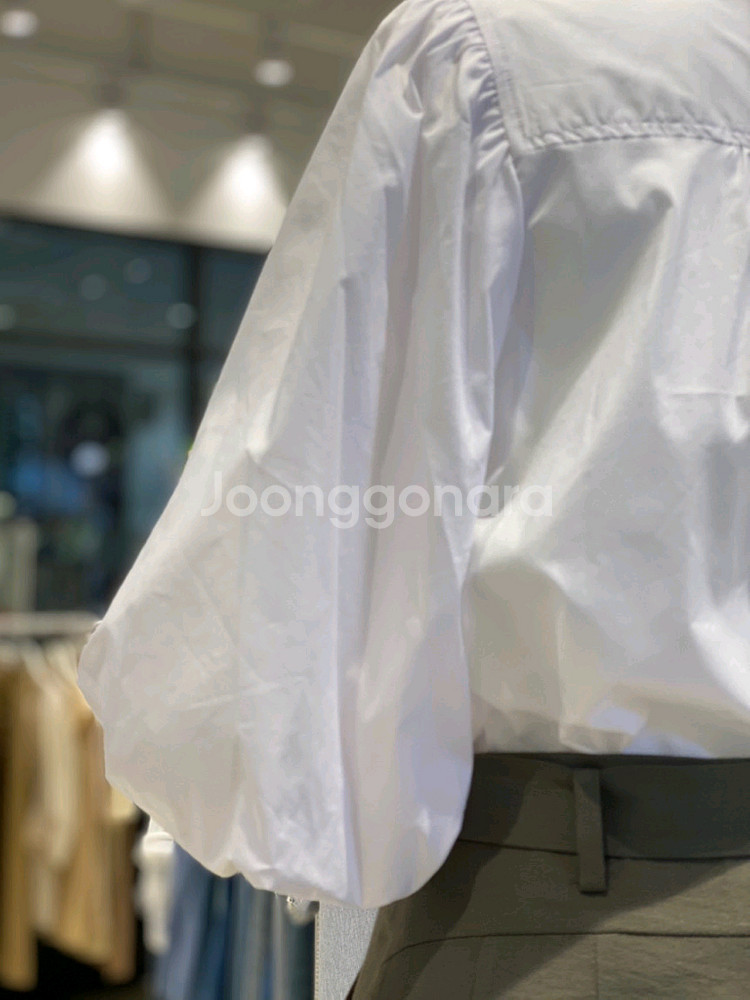 듀엘 퍼프소매 블라우스--5