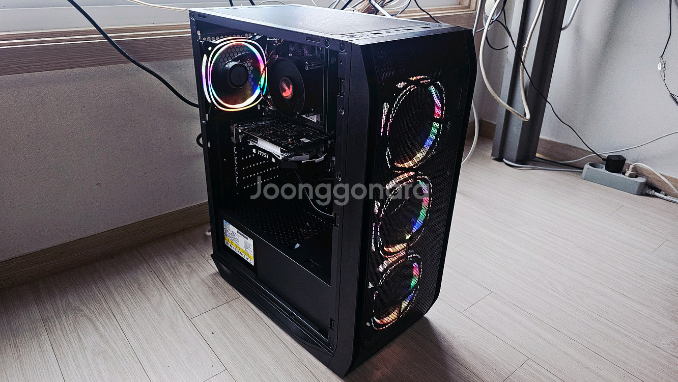 컴퓨터 게이밍사무용 데스크탑 본체 i7-7700 팝니다--2