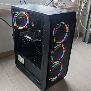 컴퓨터 게이밍사무용 데스크탑 본체 i7-7700 팝니다