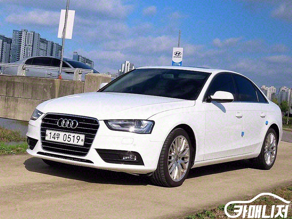 [아우디]뉴 A4 30 TDI 다이나믹 (5인승) #앱--1