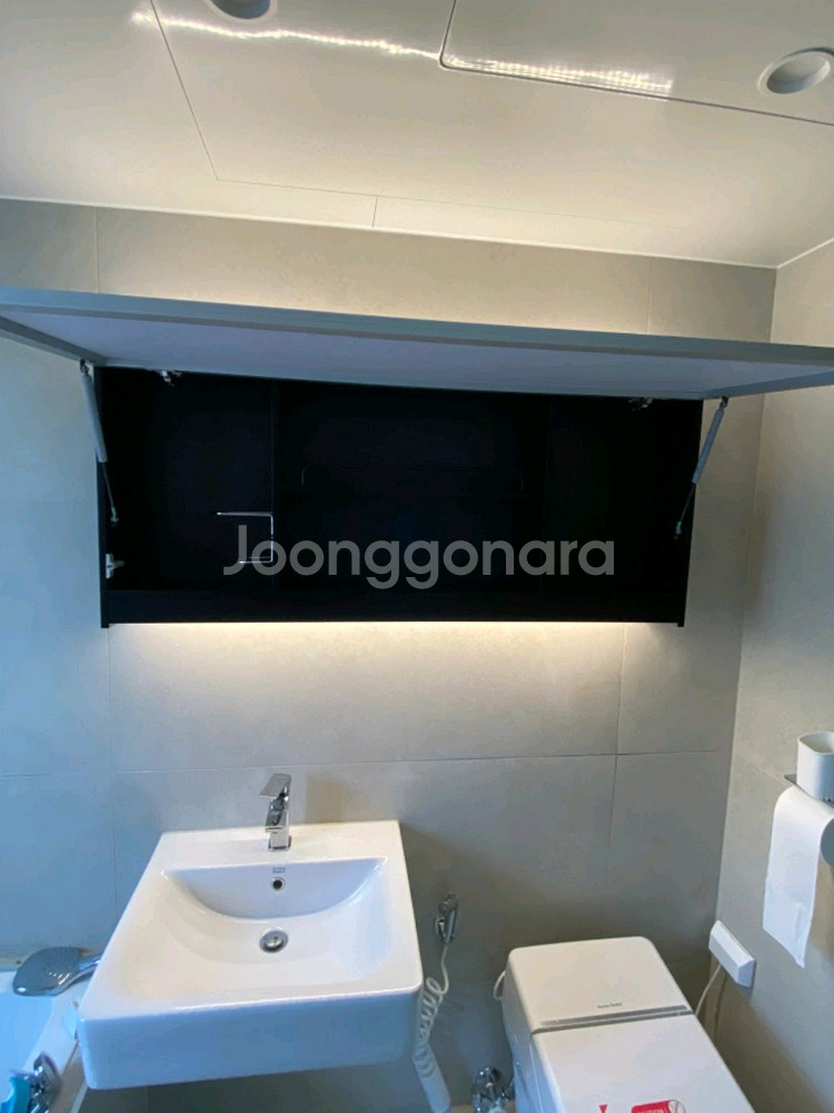 HANA BATH LED 거울 수납장 (욕실장) 새제품--2