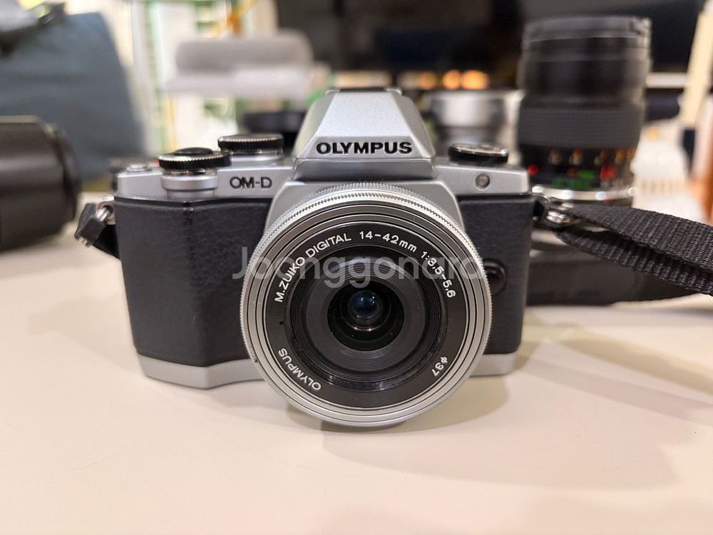 olympus OM-D E-M10--0