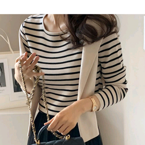 데일리룩 에센셜 간절기 니트