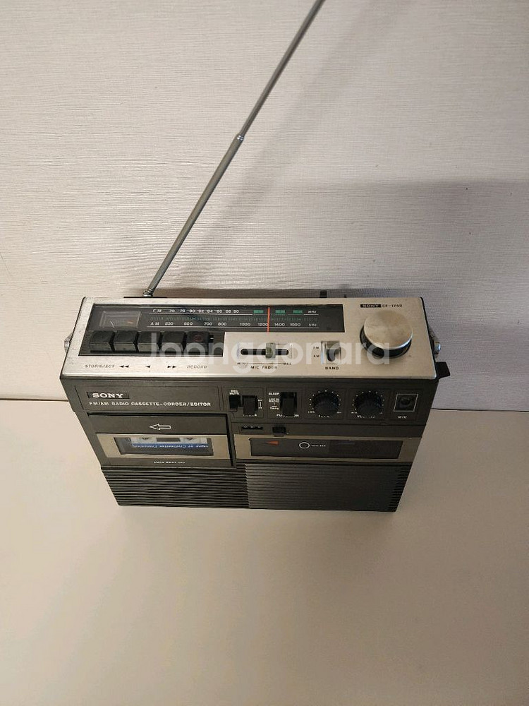 희귀한 빈티지 소니 카세트 플레이어 CF-1750--2