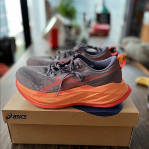 아식스 슈퍼블라스트2 270