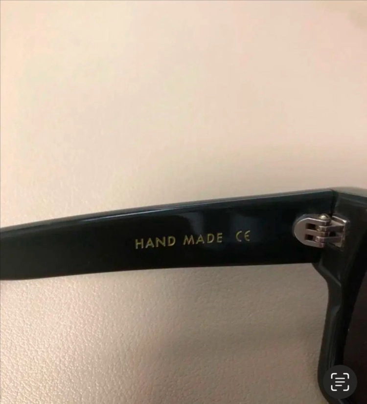 여성 Triwa Shades 선글라스 이미지