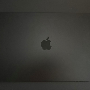 MacBook Pro 16 M4 Pro