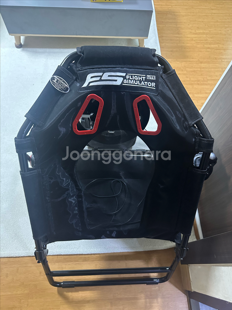 로지텍 G923 레이싱휠과 넥스트 레벨 레이싱 GT L--1