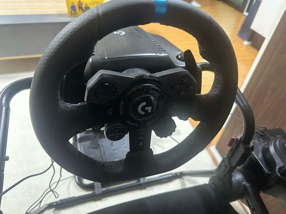 로지텍 G923 레이싱휠과 넥스트 레벨 레이싱 GT L--5