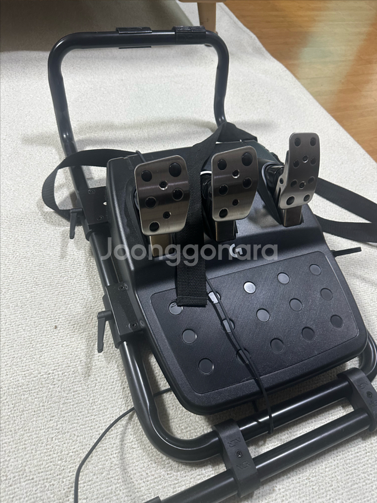 로지텍 G923 레이싱휠과 넥스트 레벨 레이싱 GT L--6