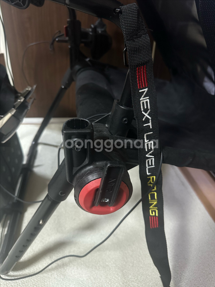 로지텍 G923 레이싱휠과 넥스트 레벨 레이싱 GT L--9