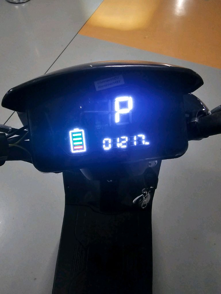 타우러스ES듀얼 60V 30암페아 배터리2개 팝니다.--9