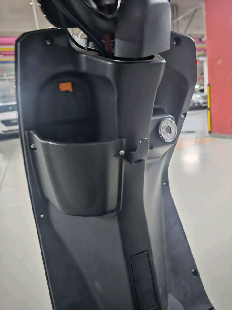 타우러스ES듀얼 60V 30암페아 배터리2개 팝니다.--7