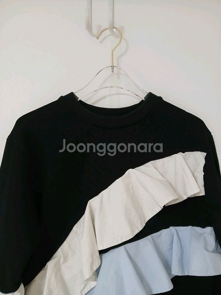MSGM 프릴 맨투맨--1