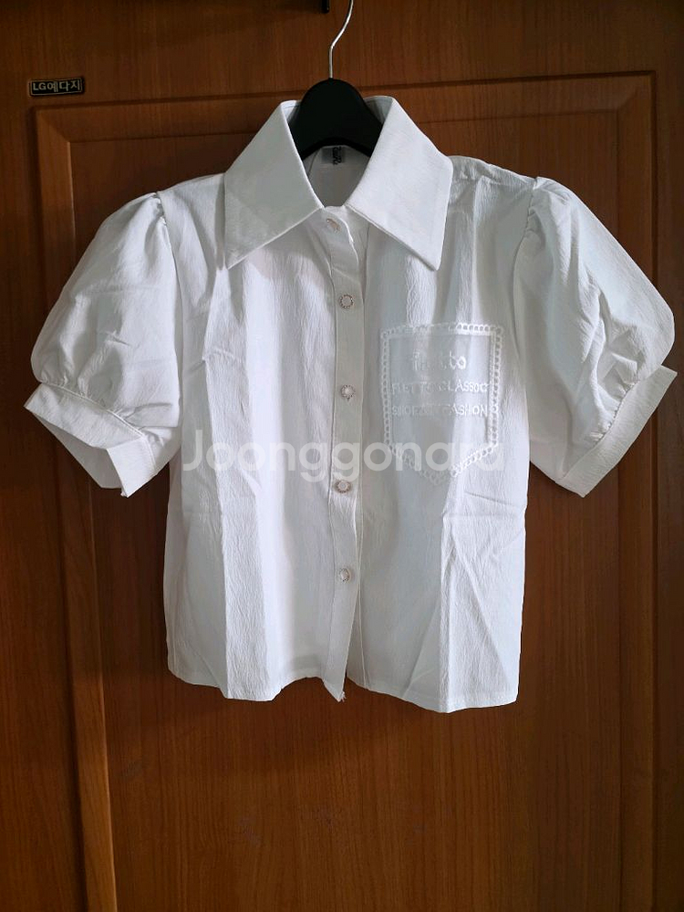 깔끔한 레이스주머니 퍼프벌룬소매 셔츠겸 블라우스--0