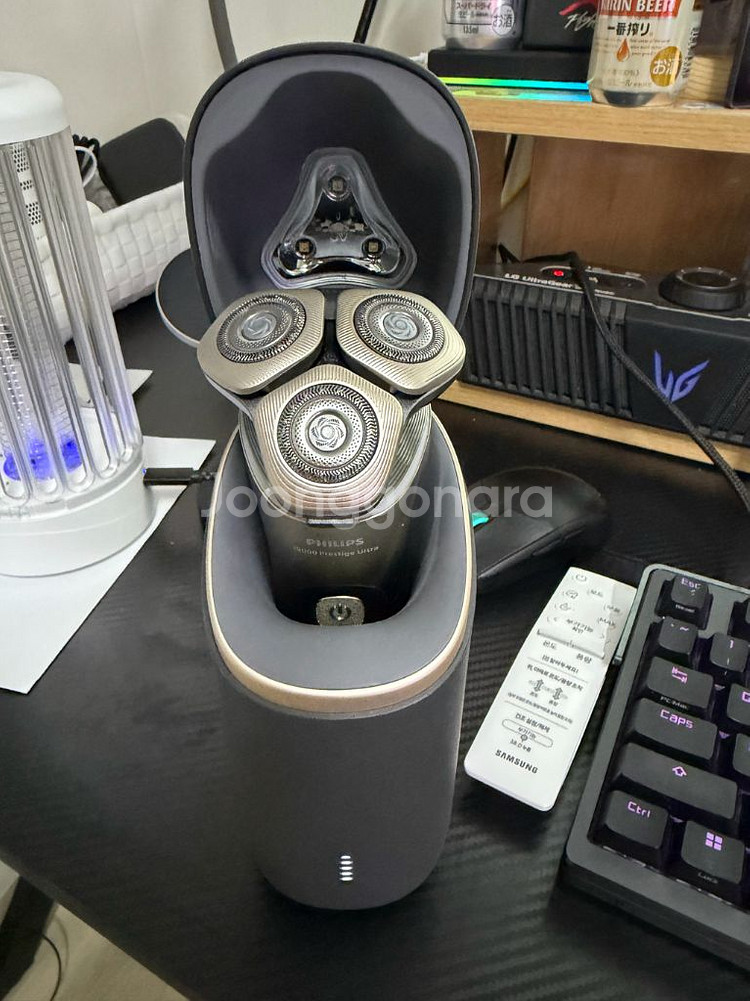 필립스 전기 면도기 i9000 프레스티지 울트라 UV케--2