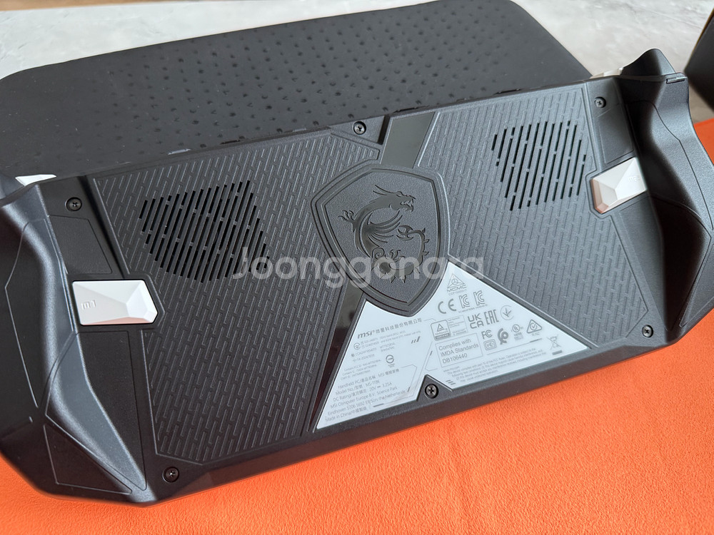 MSI Claw A8 BZ2EM umpc 스팀덱 4tb--1