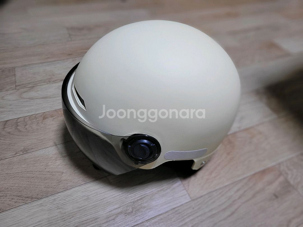 자전거겸오토바이 아이보리 헬멧 팝니다.--0