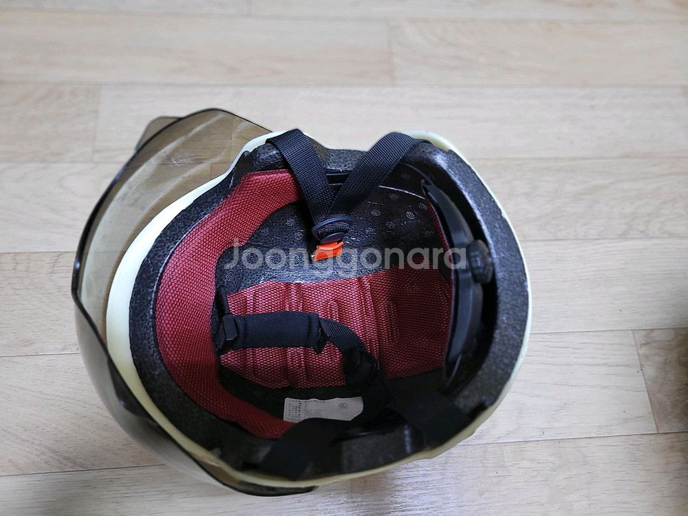 자전거겸오토바이 아이보리 헬멧 팝니다.--1