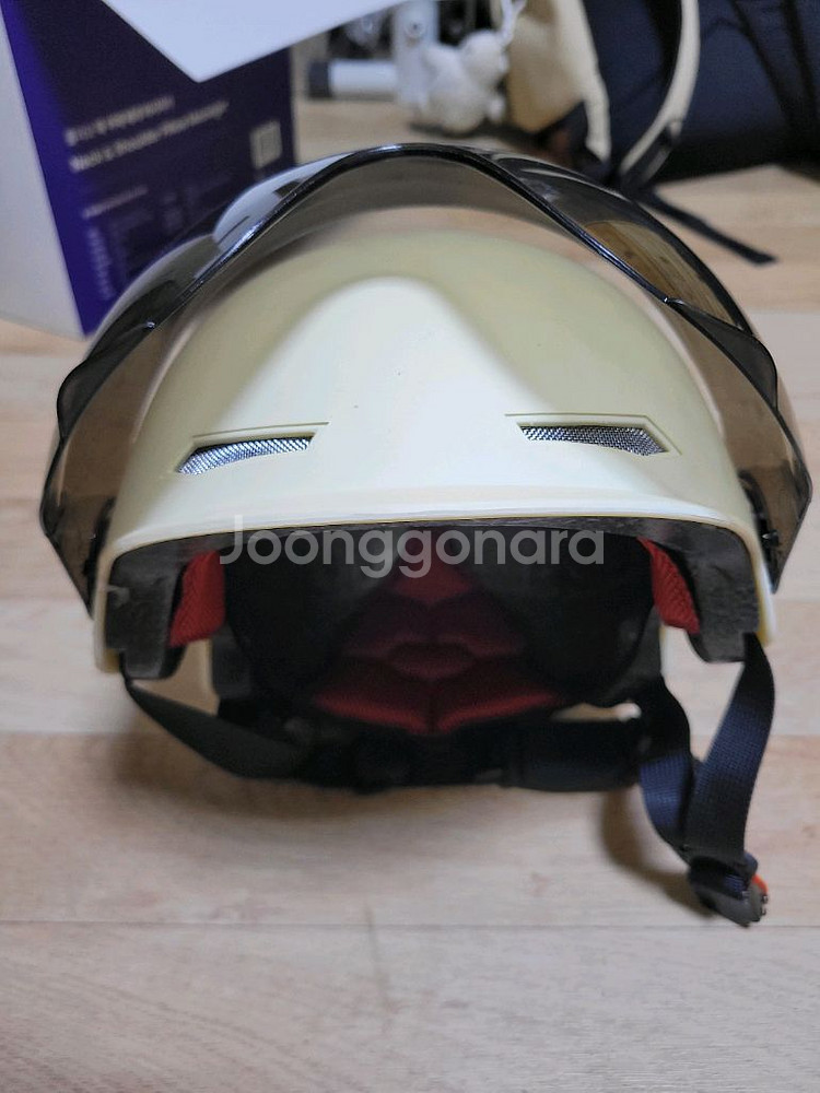 자전거겸오토바이 아이보리 헬멧 팝니다.--2