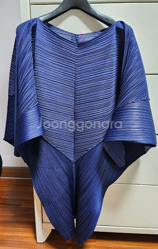 플리츠플리즈 트라이앵글 탑 네이비--1