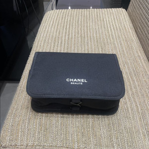 샤넬 여행용 대형파우치 정품 새제품
