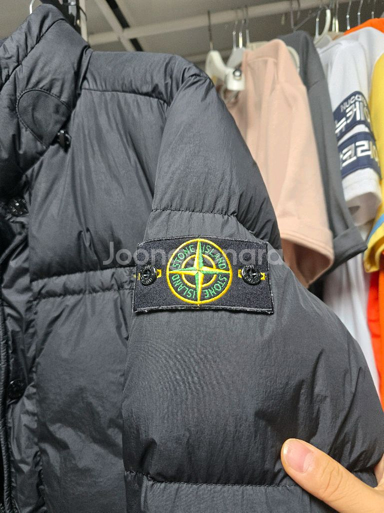 스톤아일랜드 크링클랩스 20fw 논후드숏패딩--1