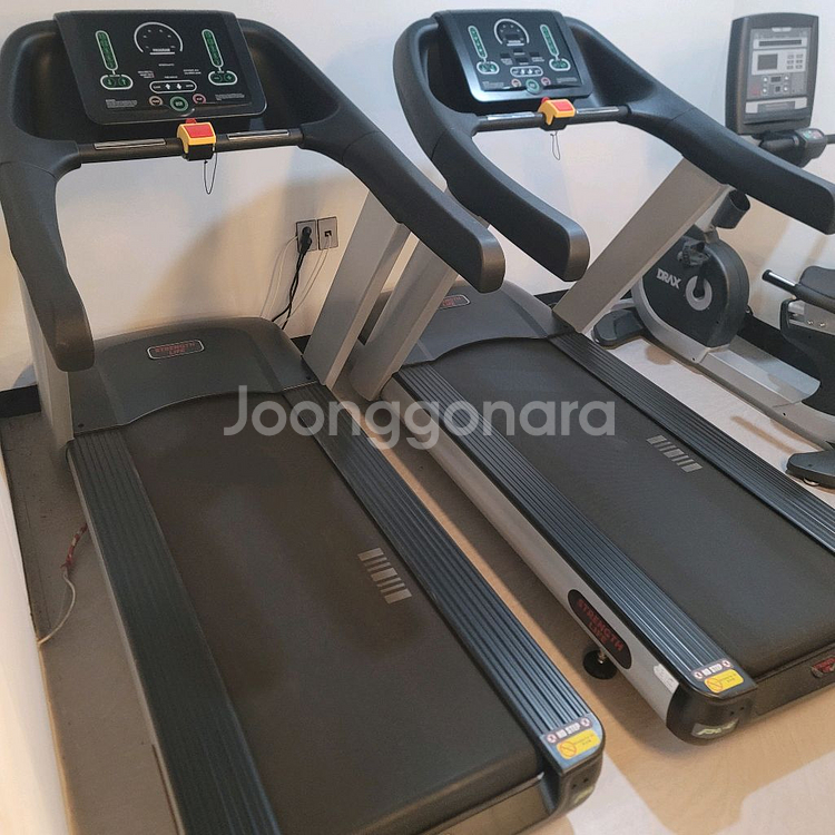 스트렝스라이프 런닝머신--0