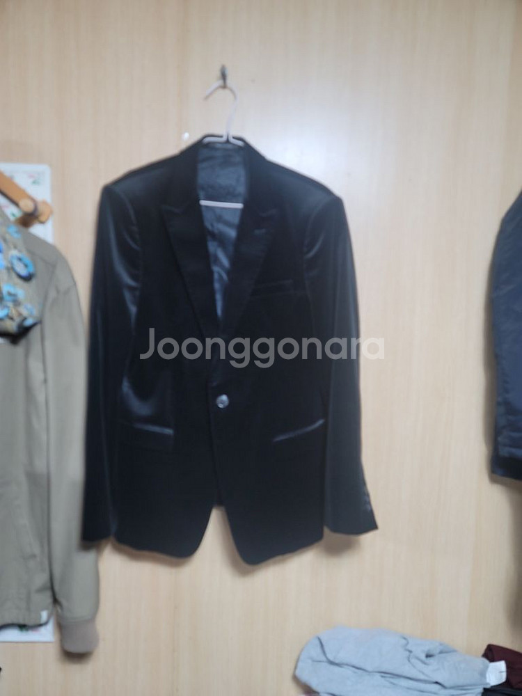 엠포리오아르마니 벨벳자켓 105--5