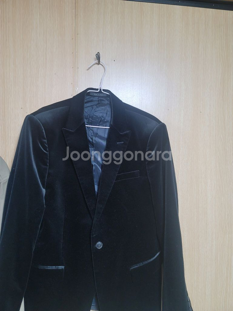 엠포리오아르마니 벨벳자켓 105--6