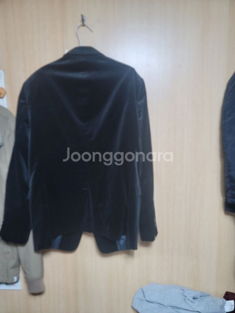 엠포리오아르마니 벨벳자켓 105--9