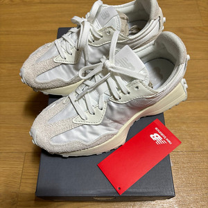 [중고] 뉴발란스 327 문빔 220mm