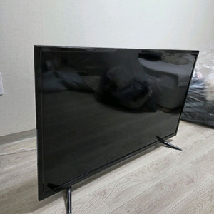 프리즘 4K UHD TV 43인치 팝니다