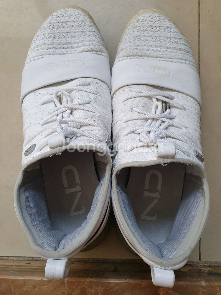 C1N 언더아머 트레이닝화 270 팝니다--2