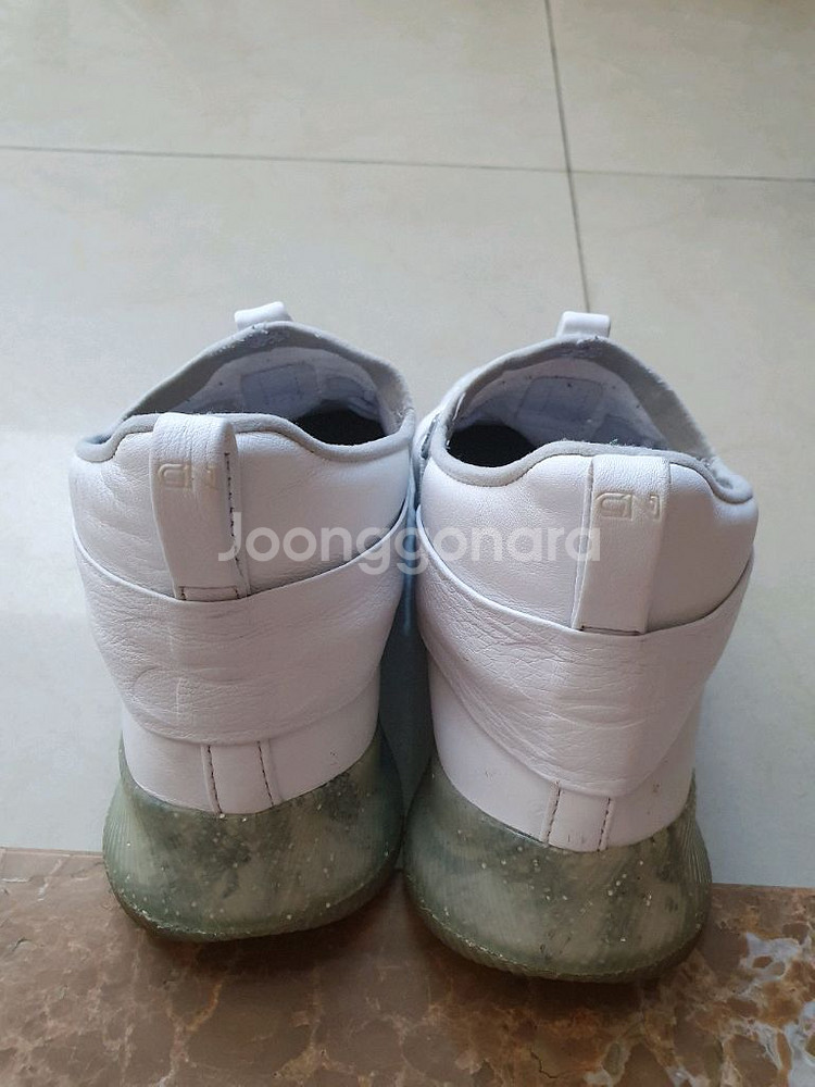 C1N 언더아머 트레이닝화 270 팝니다--3