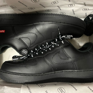 슈프림 포스 블랙 295 사이즈 새상품 팝니다