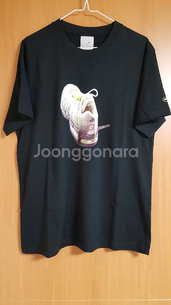 AIR MAX95프린트 나이키 티셔츠 팝니다--0