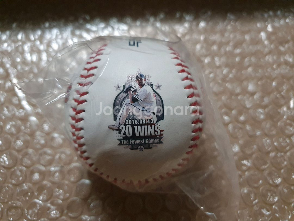 KBO 니퍼트 20승 기념구--0