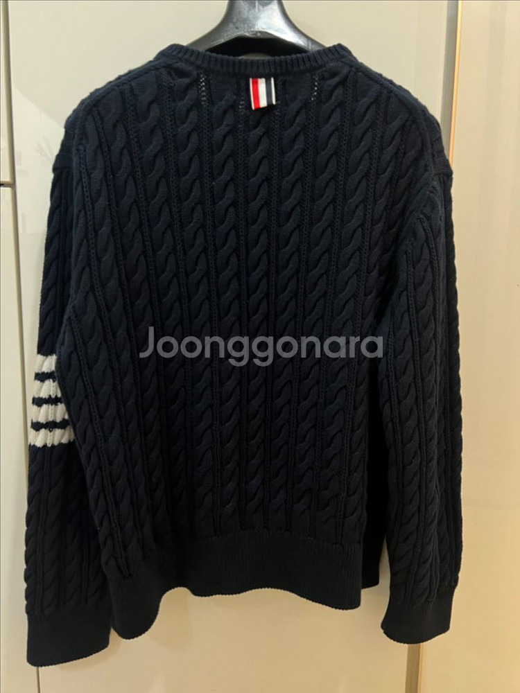 톰브라운 케이블니트 2사이즈 (새상품급)--1