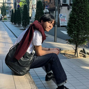 버버리 나이트 백 블랙 미디움 주우재 전지현 착용