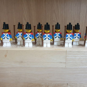 레고 올드 1세대 정부군 판매합니다.