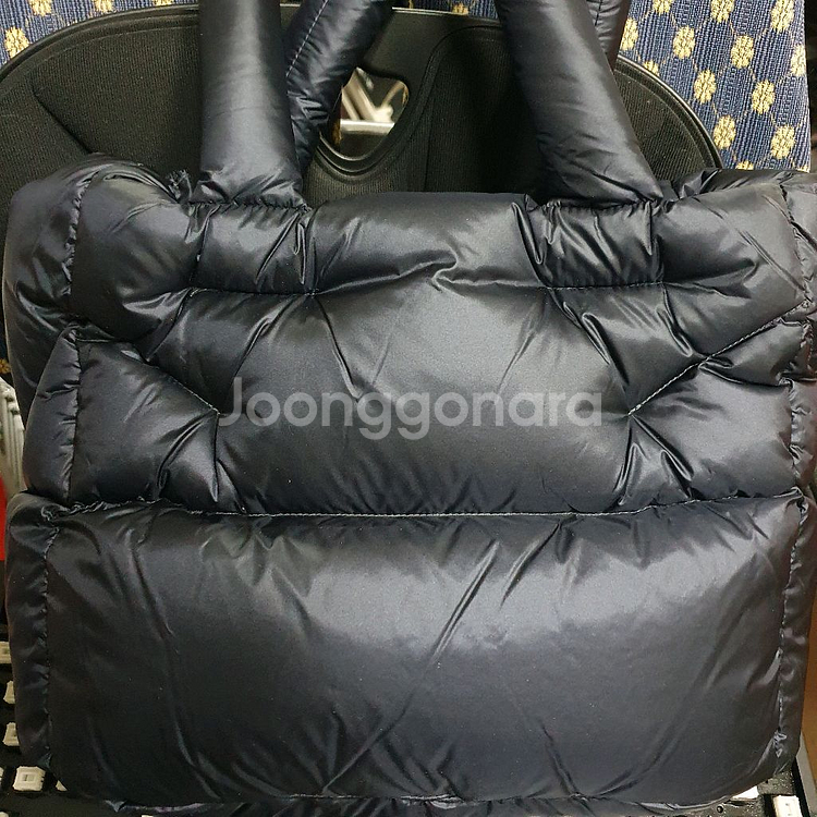 PJS 파라점퍼스 패딩가방 다운가방 거의새상품(실사용1--1