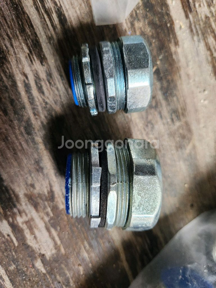 전선관 커넥터--0