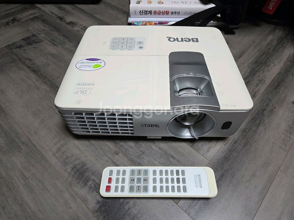 벤큐 w1070 fhd 빔프로젝터--0