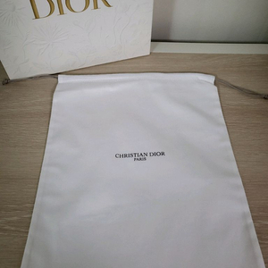 정품) 메종 디올 화이트 스트링 파우치 (코스메틱) 이미지