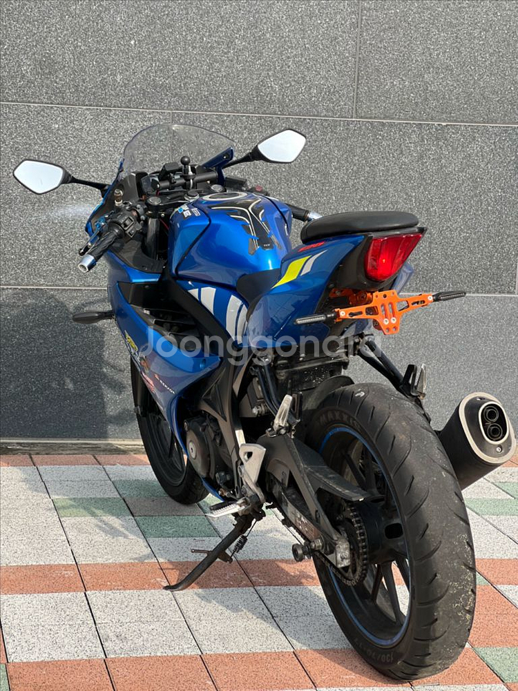 스즈키 Gsx-r125--2