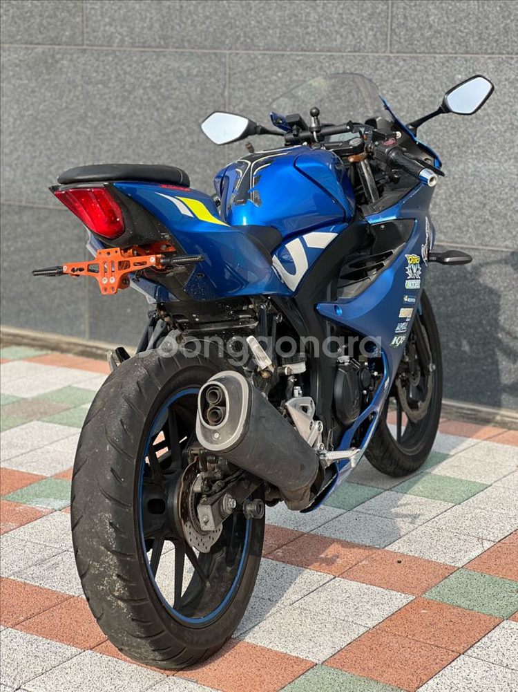 스즈키 Gsx-r125--4