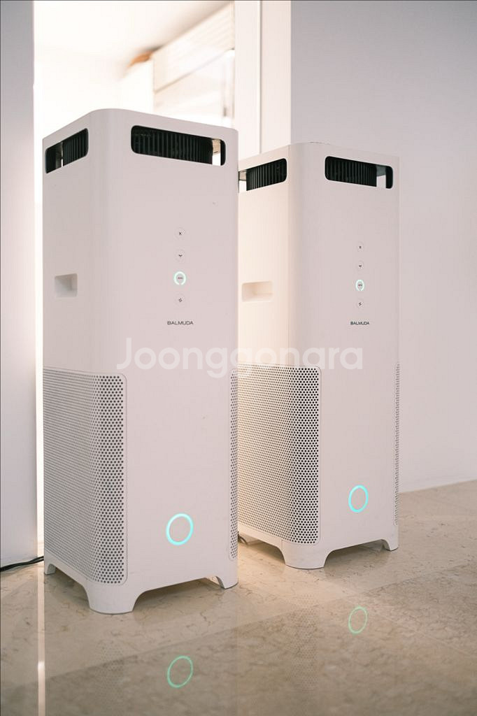 발뮤다 에어엔진 공기청정기 판매합니다.--0